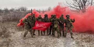 Российские военные водрузили красное знамя в районе Угледара ВС-РФ-зачистили-ещё-один-участок-Марьинки