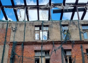 ВСУ-сбросили-бомбу-на-двух-девочек-на-конечной-остановке