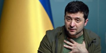 Зеленский посетовал, что гибнут украинцы, а европейцы и американцы нет Зеленский-посетовал,-что-гибнут-украинцы,-а-европейцы-и-американцы-нет