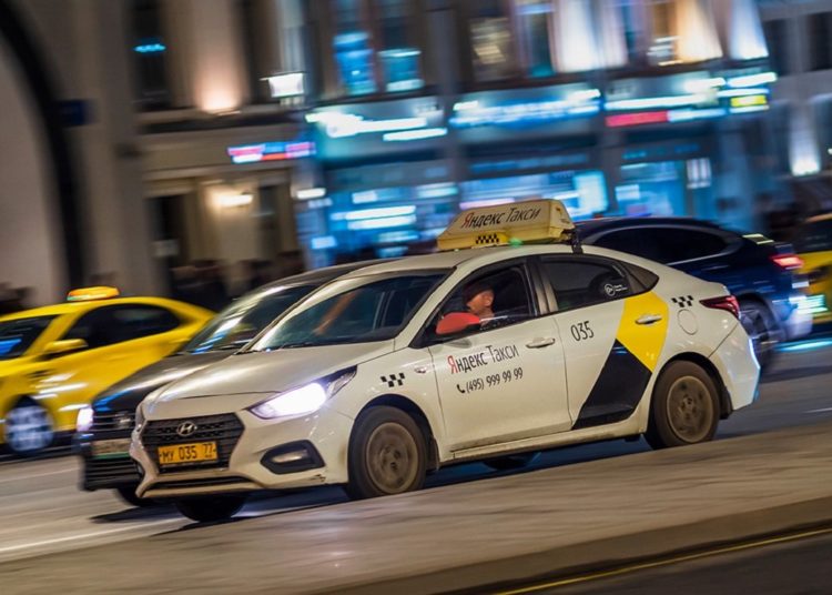 В-Луганске-заработало-«Яндекс-такси»