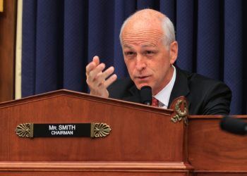 Демократы-в-конгрессе-требуют-решить-вопрос-с-помощью-для-Украины