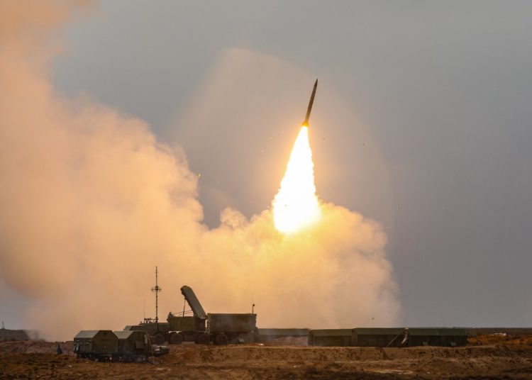 ВКС РФ ударили по подземному пункту управления на территории аэродрома в Кривом Роге ВКС-РФ-ударили-по-подземному-пункту-управления-на-территории-аэродрома-в-Кривом-Роге