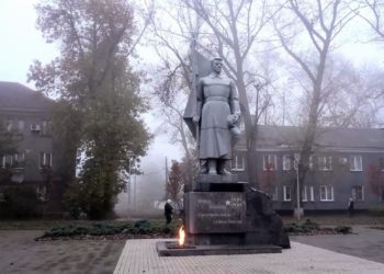 В-Харцызске-восстановили-памятник-ВОВ,-который-50-лет-был-без-ремонта