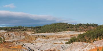 В недрах Донбасса есть золото и другие полезные ископаемые, которые послужат для всей России — ректор ДонНТУ В-недрах-Донбасса-есть-золото-и-другие-полезные-ископаемые,-которые-послужат-для-всей-России-—-ректор-ДонНТУ