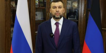 Пушилин призвал не снимать последствия обстрелов во время работы служб спасения Денис Пушилин