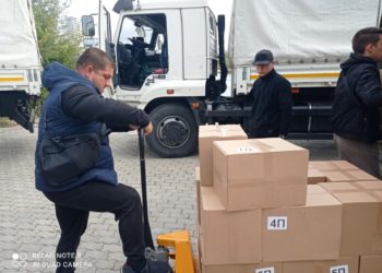 Библиотеки-Мангуша-получили-книги-от-Путина