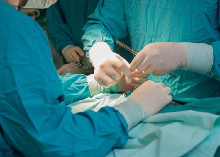 Врачи-спасли-бойца,-который-с-оторванной-ногой-сутки-пробыл-под-обстрелом