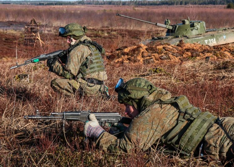 ВС РФ за сутки почти на 1 км продвинулись в районе Авдеевки ВС-РФ-за-сутки-почти-на-1-км-продвинулись-в-районе-Авдеевки