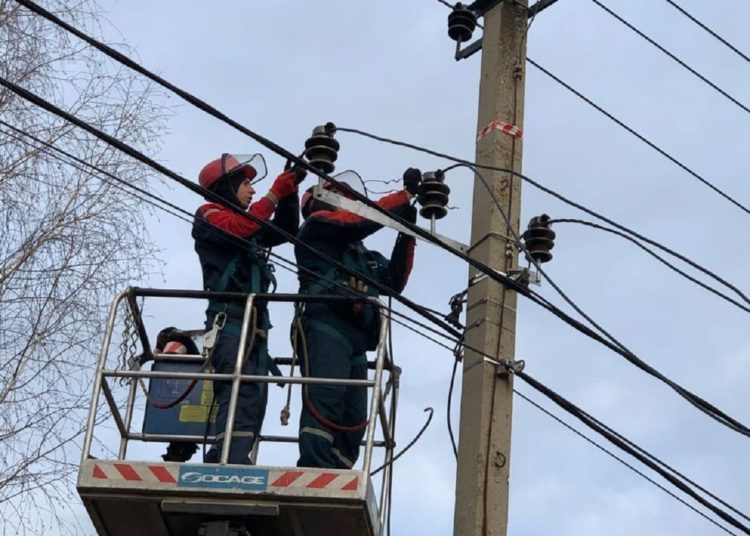 Жители Донецка и Макеевки частично остались без электричества Жители-Донецка-и-Макеевки-частично-остались-без-электричества