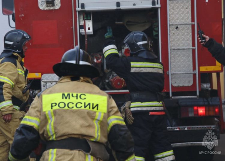 Сотрудники МЧС ДНР за сутки ликвидировали 18 пожаров МЧС