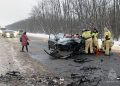 Спасатели МЧС ДНР вытащили водителя из искорёженного после ДТП автомобиля
