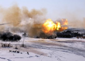 Российские войска продвигаются к Часов Яру с севера и юга