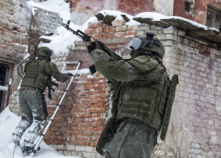 Штурмовая пара ВС РФ заняла за день два вражеских опорника за Марьинкой Штурмовая пара ВС РФ заняла за день два вражеских опорника за Марьинкой