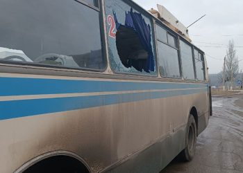 Беспилотник ВСУ атаковал пассажирский автобус в Горловке