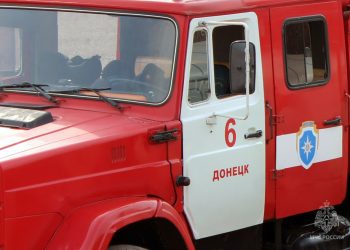 Пожарные спасли шесть жильцов на пожаре в Донецке
