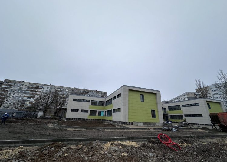 Петербург завершает реконструкцию Территориального центра обслуживания в Мариуполе