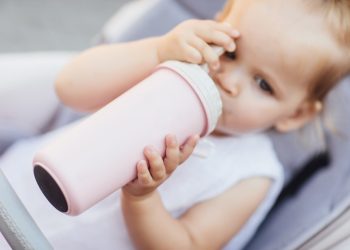 Жительница Донецка напоила младенца лимонной кислотой