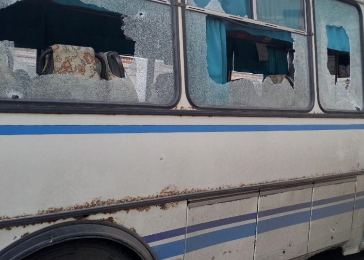 В Каховке ВСУ с дрона сбросили бомбу на автобус, пострадал дедушка В Каховке ВСУ с дрона сбросили бомбу на автобус, пострадал дедушка