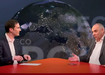 Макрону далеко до успехов Путина, — французский аналитик Дёламарш