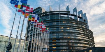 Европарламент отказался признавать результаты президентских выборов в РФ Европарламент отказался признавать результаты президентских выборов в РФ