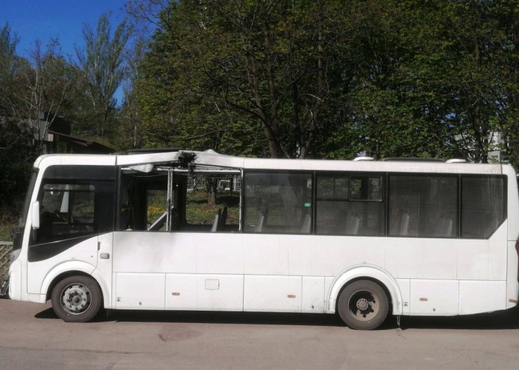 Донецкий водитель автобуса спас пассажиров после удара ВСУ