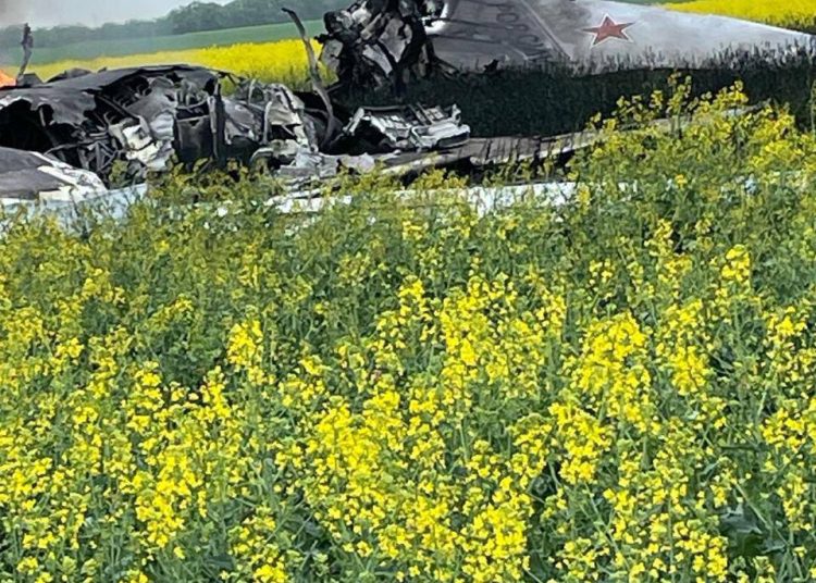 В Ставрополье упал сверхзвуковой ракетоносец-бомбардировщик Ту-22М3 В Ставрополье упал сверхзвуковой ракетоносец-бомбардировщик Ту-22М3