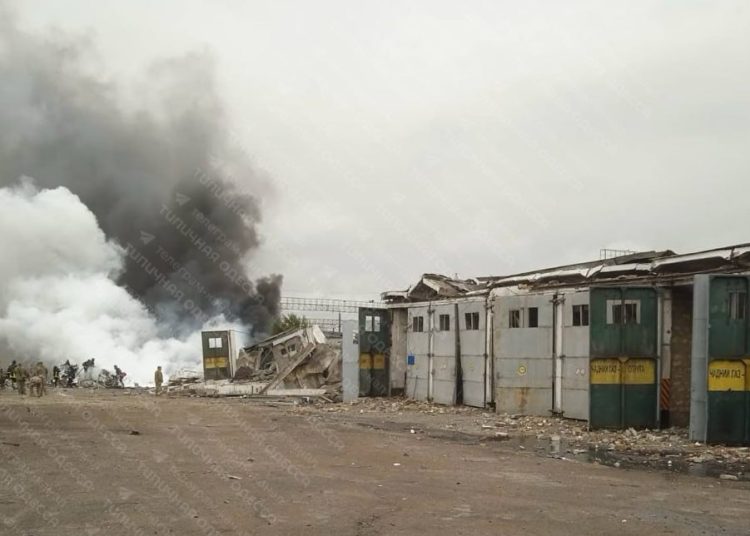 ВС РФ уничтожили воинскую часть с бронетехникой в Одессе ВС РФ уничтожили воинскую часть с бронетехникой в Одессе