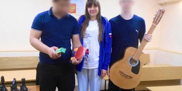 Несовершеннолетним, содержащимся под стражей в ДНР, передали подарки