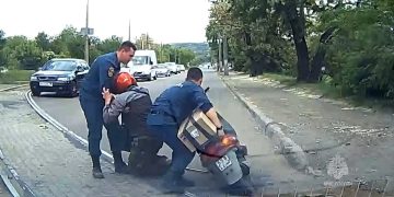 В Горловке сотрудники МЧС спасли от гибели пенсионера В Горловке сотрудники МЧС спасли от гибели пенсионера