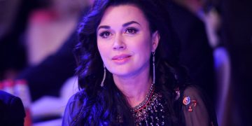 Прощание с легендой: Анастасия Заворотнюк – символ мужества и таланта российского кино