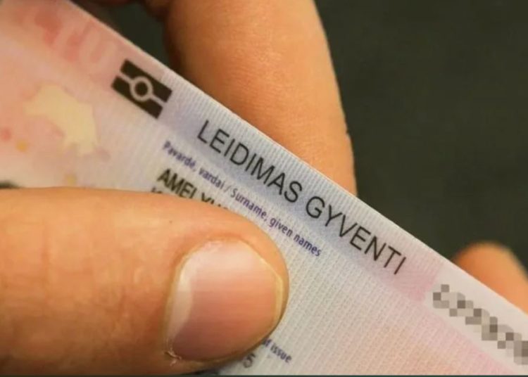 Власти Литвы планируют отменить ВНЖ украинцам, подлежащим мобилизации