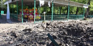 Детский парк аттракционов поврежден в результате удара ВСУ по Стаханову