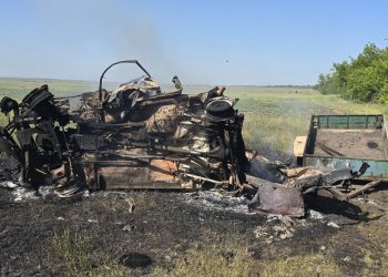 ВСУ атаковали гражданский автомобиль в Горловке, есть погибшие