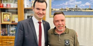 Гарик Сукачёв посетил Донецкую филармонию Гарик Сукачёв посетил Донецкую филармонию