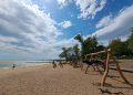 В Мариуполе благоустраивают городской пляж