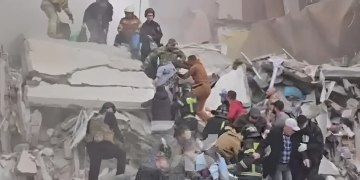 Ракетный удар ВСУ по жилому дому в Белгороде снёс подъезд, погибли люди