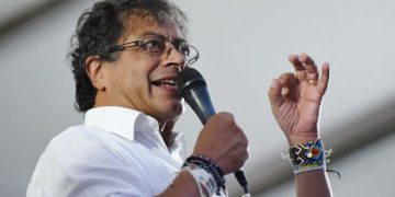 Без Москвы нельзя обсуждать мир в Швейцарии - Густаво Петро Без Москвы нельзя обсуждать мир в Швейцарии — Густаво Петро