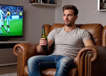 Просроченных алиментщиков не пустят на футбол