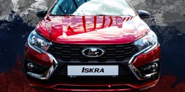 ВАЗ показал новую Lada Iskra на ПМЭФ