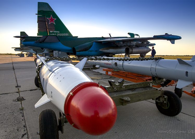 ВКС РФ разнесли полуторатонной бомбой боевиков 54-й бригады ВСУ в Северске ВКС РФ разнесли полуторатонной бомбой боевиков 54-й бригады ВСУ в Северске