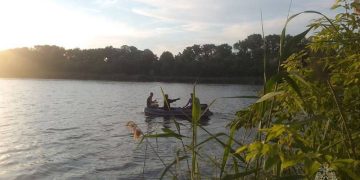 В Зугрэсе из реки извлекли тело женщины