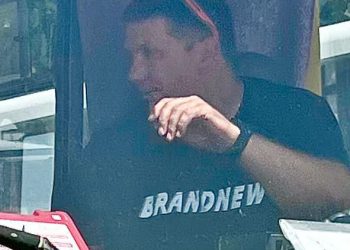 Раненый в голову спасатель спас людей на пляже в Севастополе