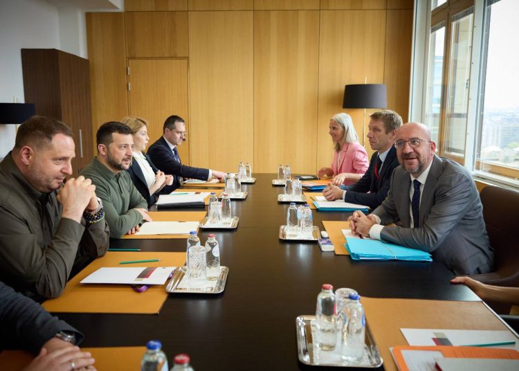 Ермак выстраивает собственную "империю" на Украине Ермак выстраивает собственную «империю» на Украине