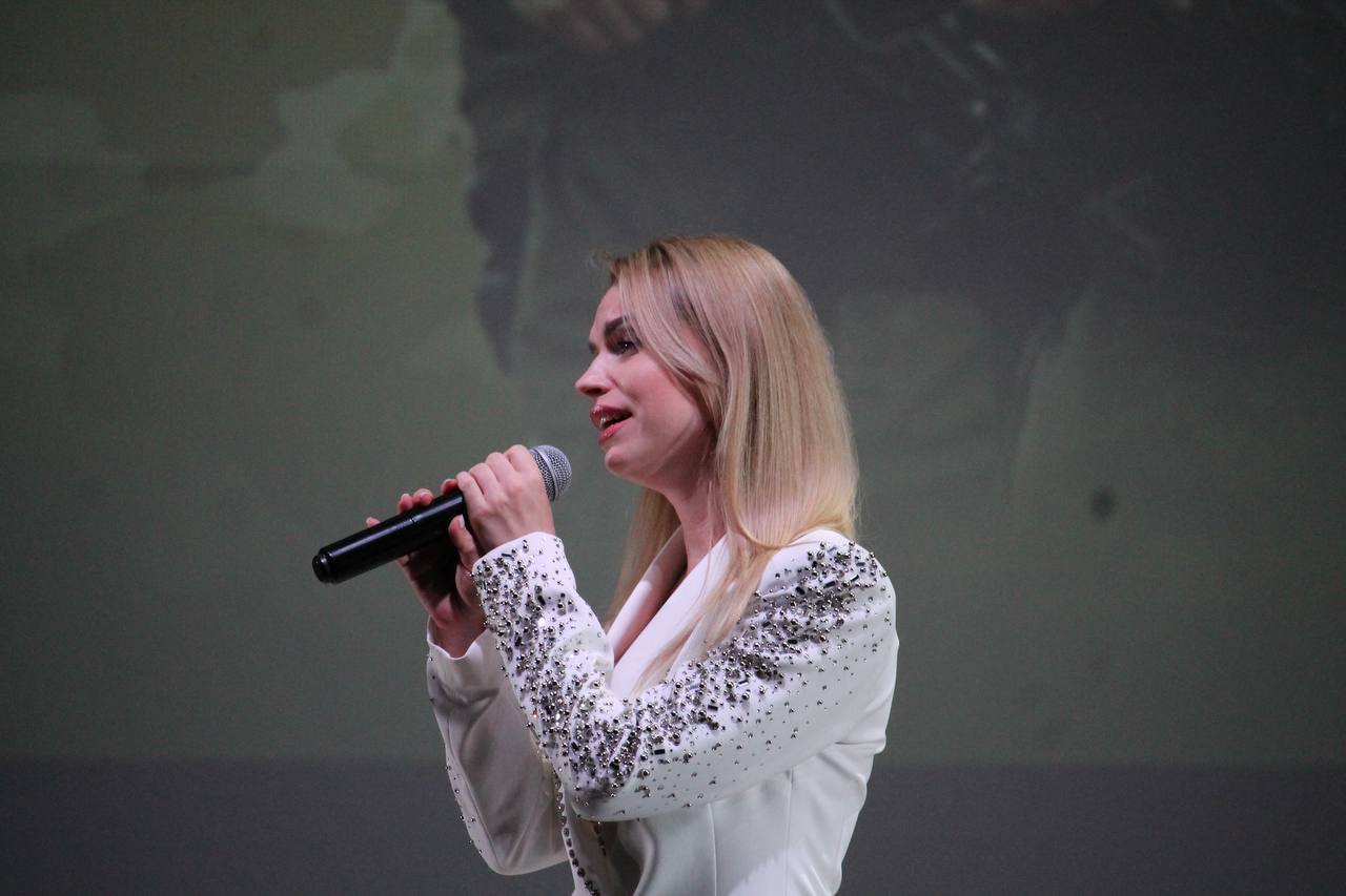Маргарита Лисовина выступила на фестивале «Автомат и гитара» в Омске