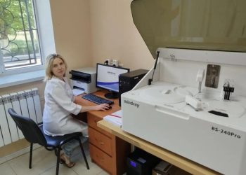 Новый биохимический анализатор начал работу в больнице Светлодарска