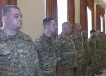 Глава ДНР Денис Пушилин наградил героев ДНР