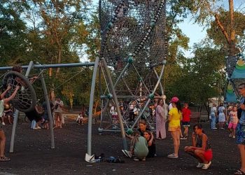 Парк Горького в Донецке стал популярным местом для отдыха