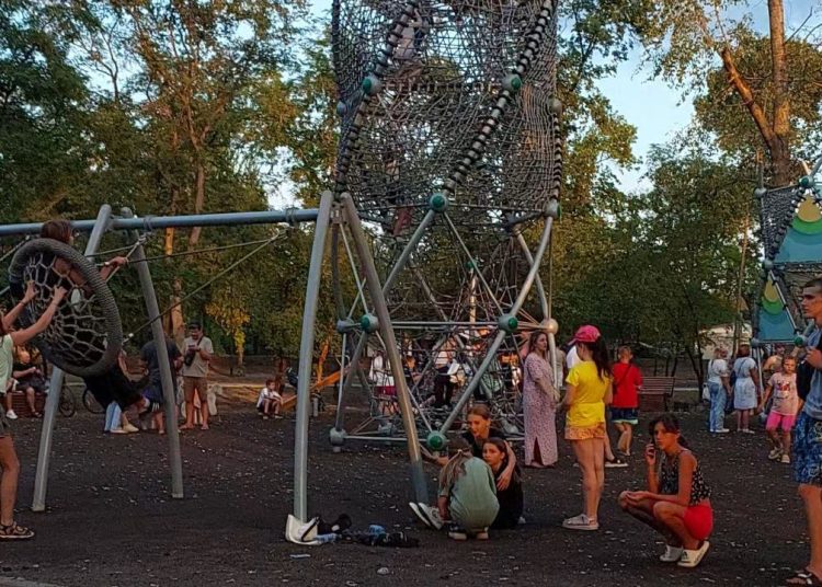 Парк Горького в Донецке стал популярным местом для отдыха Парк Горького в Донецке стал популярным местом для отдыха