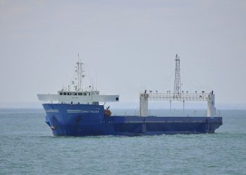 В порту «Кавказ» произошла атака на паром с топливом, начался пожар В порту «Кавказ» произошла атака на паром с топливом, начался пожар