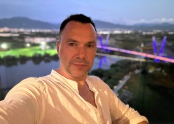 Линдре: Арестович* сотрудничает с американскими центрами напрямую